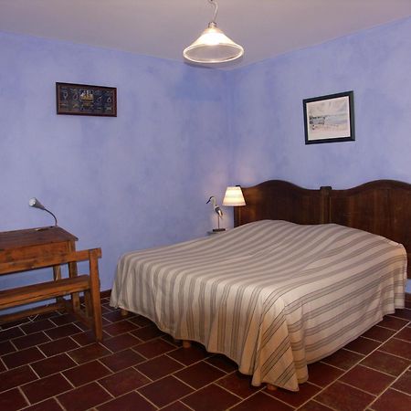 Ll Poulidetto Bed & Breakfast Lioux Ngoại thất bức ảnh